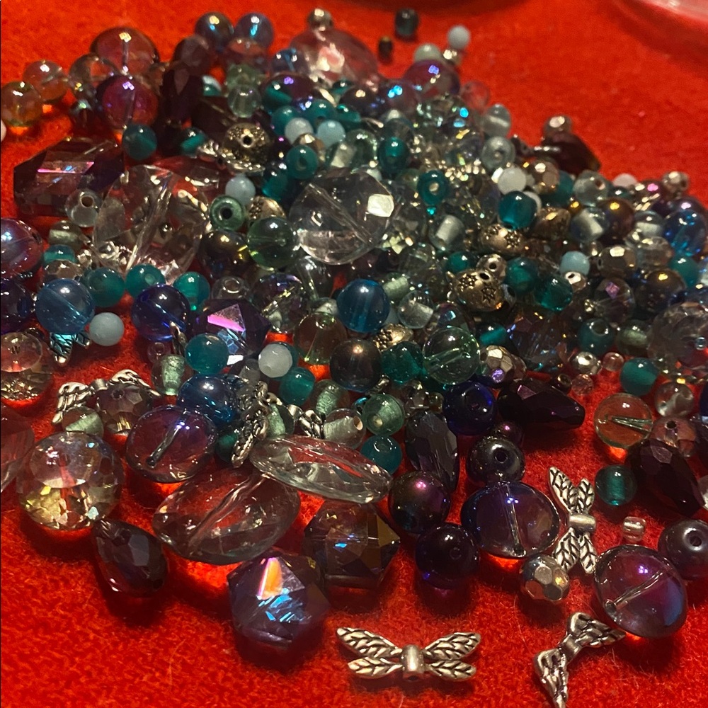 Lot of blues, aquas, and clear beads & silver metal angel wings dragon flies etc - Picture 3 of 11